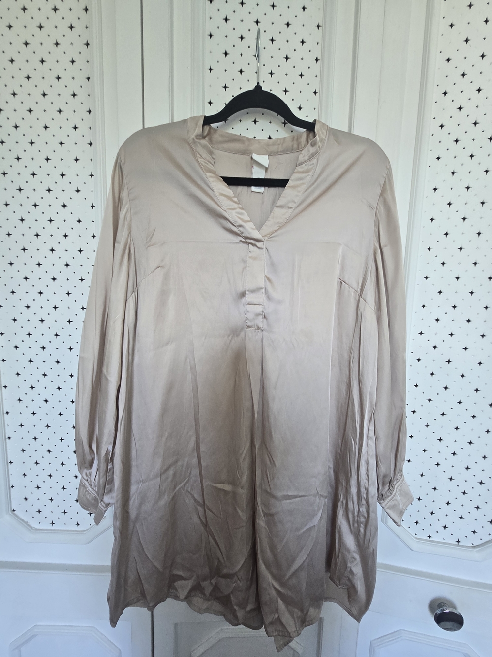 H&M Cream V-Neck Long Sleeve Tunic